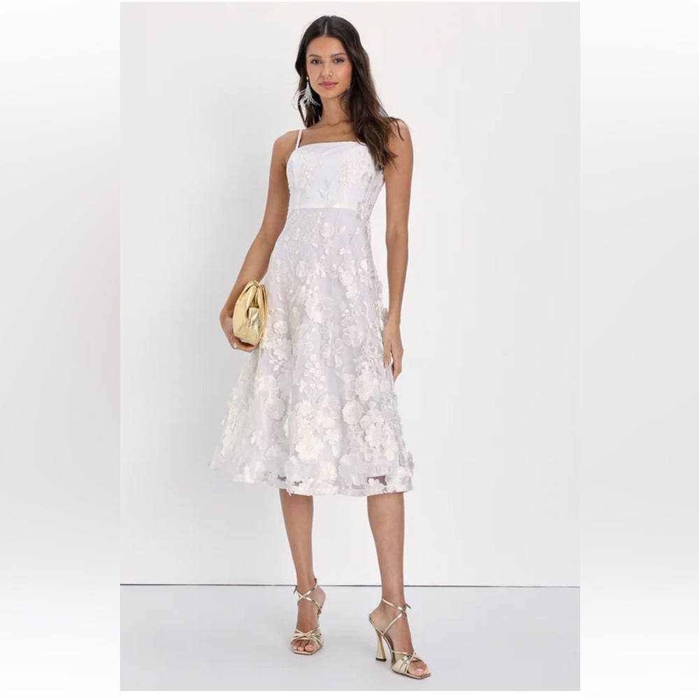 Floral Embroidered Midi Dress LULUS, NWT